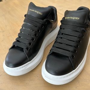 Alexander McQUEEN Oversized Sneakers Color: Black Size: 38 1/2 E